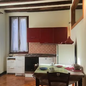 Monolocale In Centro A Appartamento Verona